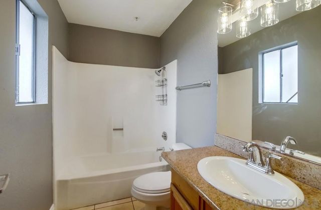 4041 Oakcrest Drive 207, San Diego, CA 92105