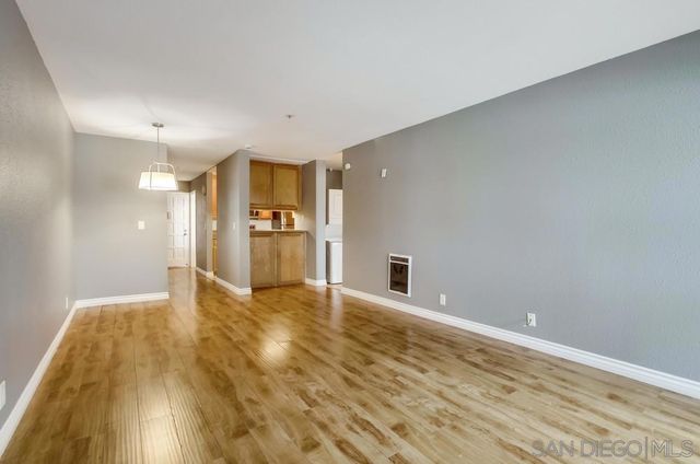 4041 Oakcrest Drive 207, San Diego, CA 92105