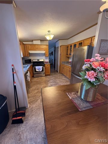 33 Norma Drive, New Hartford, NY 13323