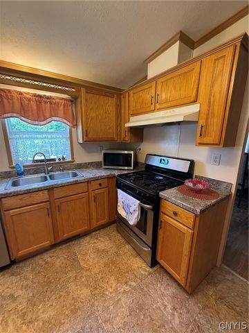 33 Norma Drive, New Hartford, NY 13323