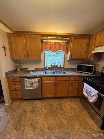 33 Norma Drive, New Hartford, NY 13323
