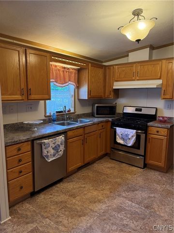 33 Norma Drive, New Hartford, NY 13323