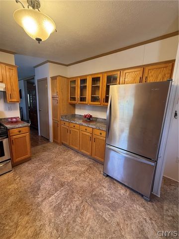 33 Norma Drive, New Hartford, NY 13323