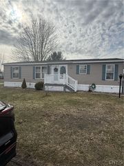 33 Norma Drive, New Hartford, NY 13323