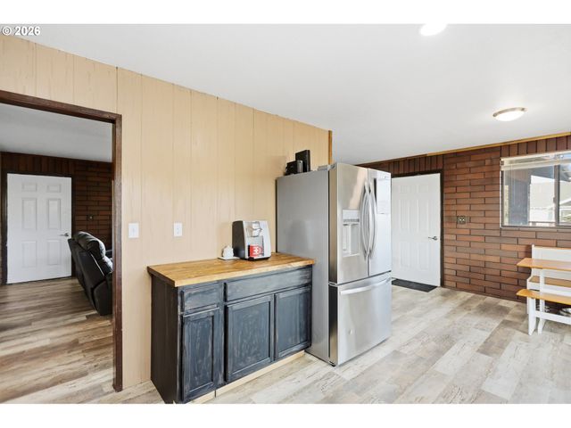 1100 W 2ND St, Arlington, OR 97812