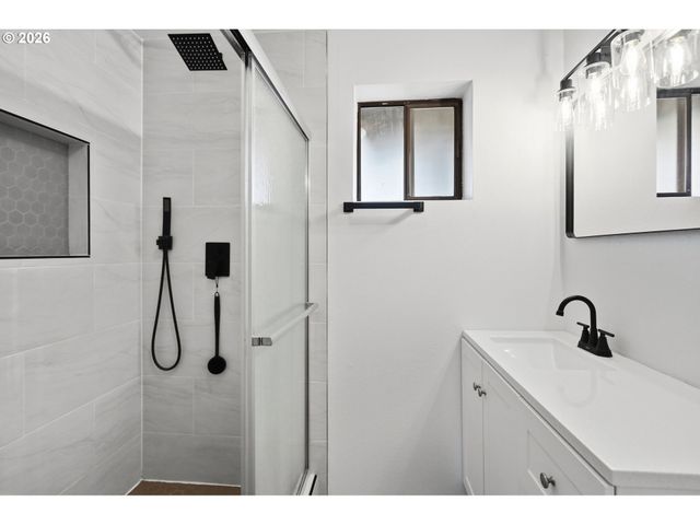 1100 W 2ND St, Arlington, OR 97812