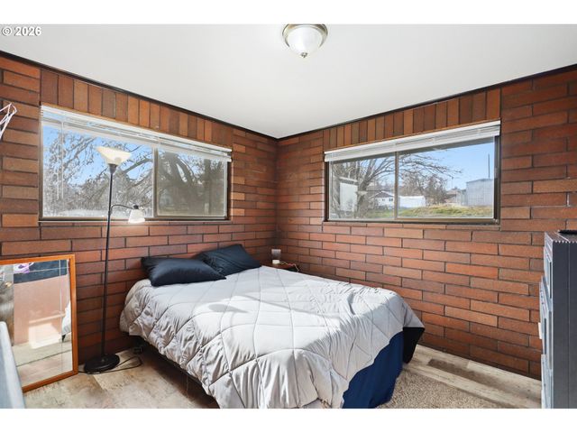 1100 W 2ND St, Arlington, OR 97812