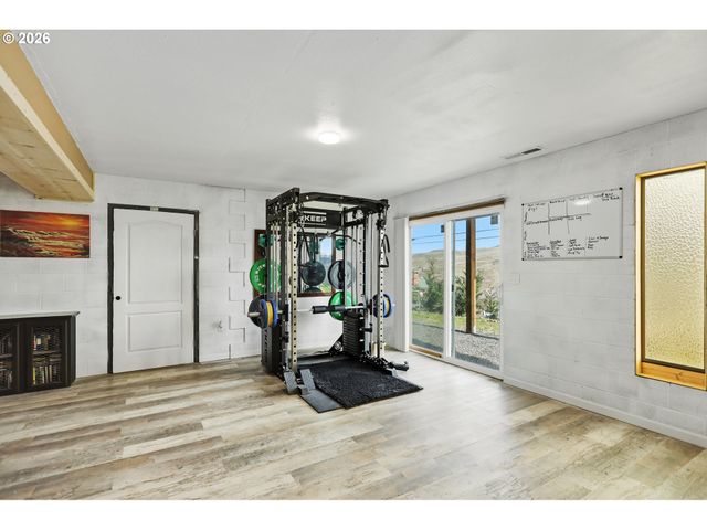 1100 W 2ND St, Arlington, OR 97812