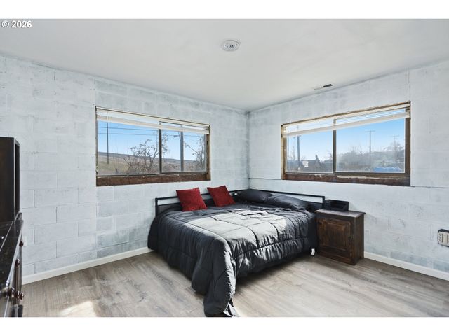 1100 W 2ND St, Arlington, OR 97812