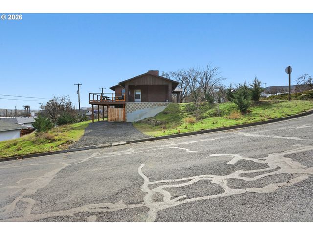 1100 W 2ND St, Arlington, OR 97812