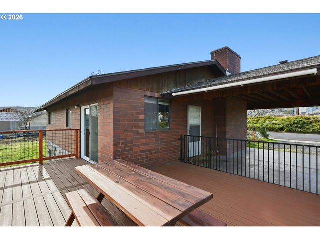 1100 W 2ND St, Arlington, OR 97812