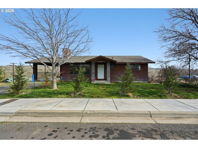 1100 W 2ND St, Arlington, OR 97812