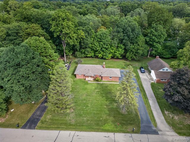 26710 La Muera Street, Farmington Hills, MI 48334