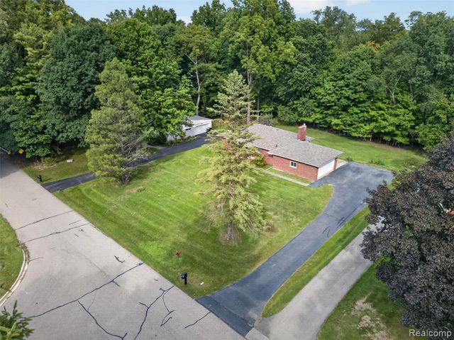 26710 La Muera Street, Farmington Hills, MI 48334