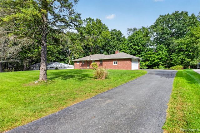 26710 La Muera Street, Farmington Hills, MI 48334