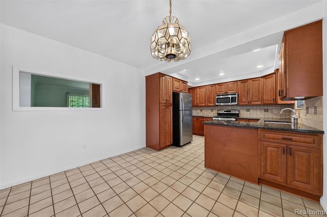 26710 La Muera Street, Farmington Hills, MI 48334