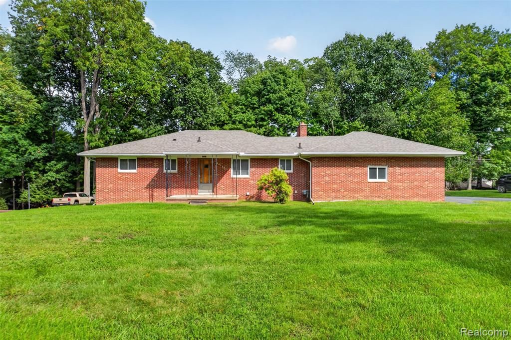 26710 La Muera Street, Farmington Hills, MI 48334