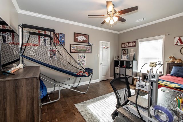 3739 Buckskin Rd, Benton, AR 72015