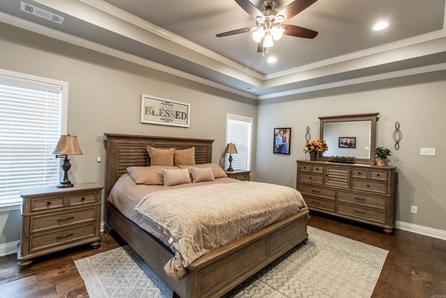 3739 Buckskin Rd, Benton, AR 72015