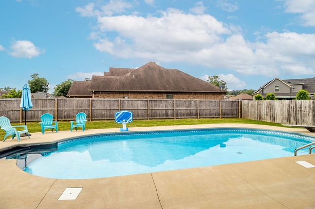3739 Buckskin Rd, Benton, AR 72015