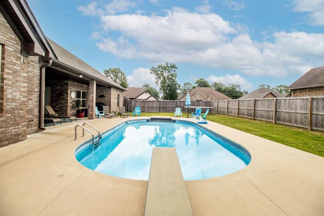 3739 Buckskin Rd, Benton, AR 72015