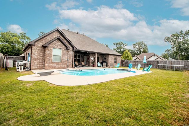 3739 Buckskin Rd, Benton, AR 72015