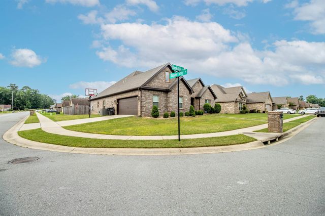 3739 Buckskin Rd, Benton, AR 72015