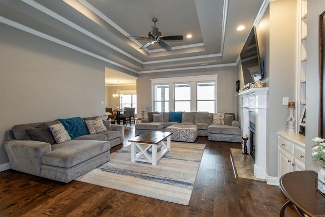 3739 Buckskin Rd, Benton, AR 72015