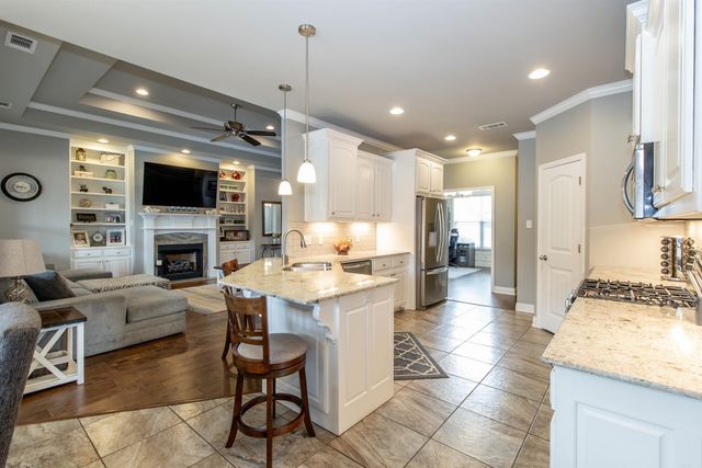 3739 Buckskin Rd, Benton, AR 72015