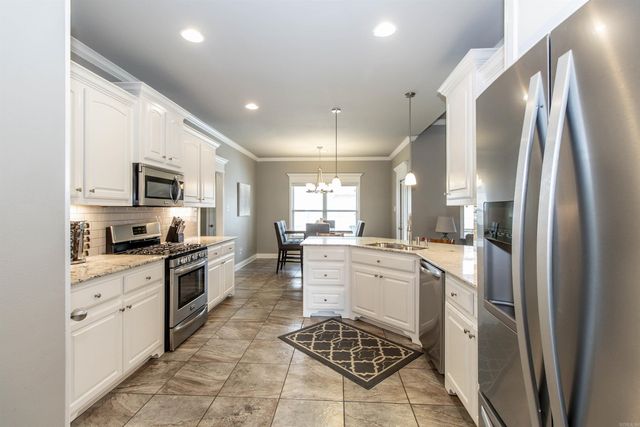 3739 Buckskin Rd, Benton, AR 72015