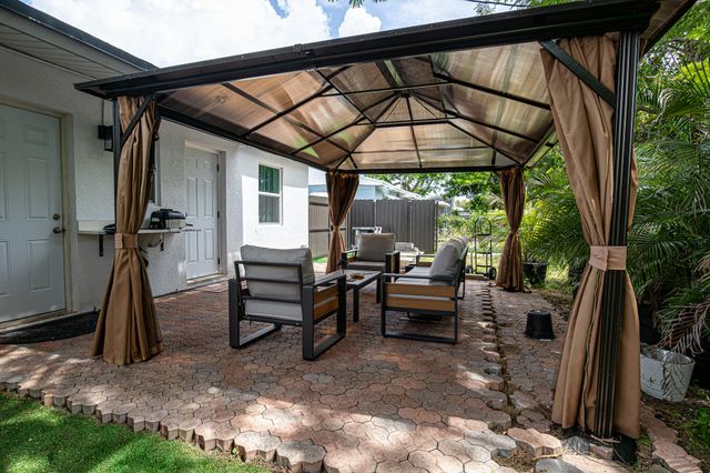 1416 S C Street, Lake Worth Beach, FL 33460