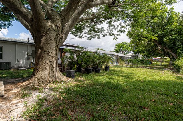 1416 S C Street, Lake Worth Beach, FL 33460