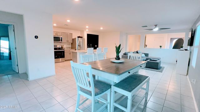 8416 W AGORA Lane, Tolleson, AZ 85353