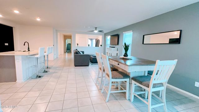 8416 W AGORA Lane, Tolleson, AZ 85353