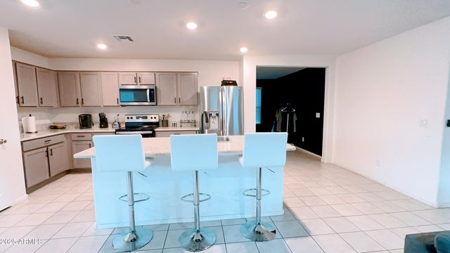 8416 W AGORA Lane, Tolleson, AZ 85353