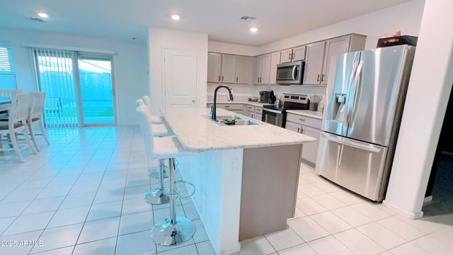 8416 W AGORA Lane, Tolleson, AZ 85353