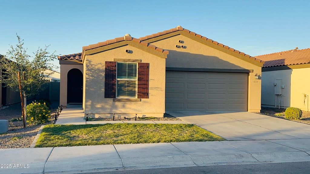 8416 W AGORA Lane, Tolleson, AZ 85353