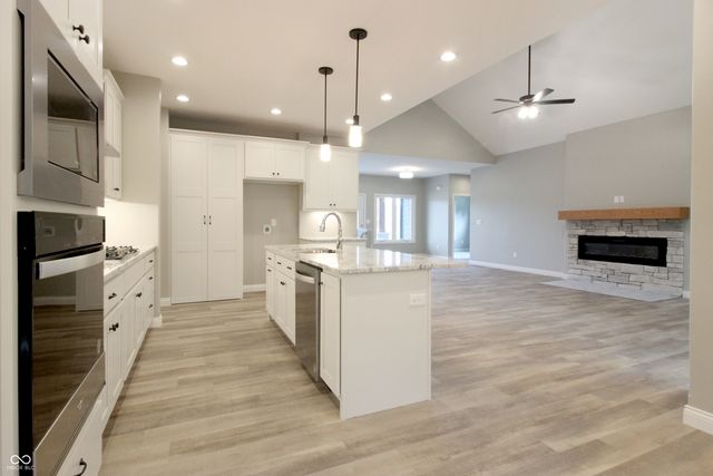 3604 Maple Ridge Drive, Columbus, IN 47201