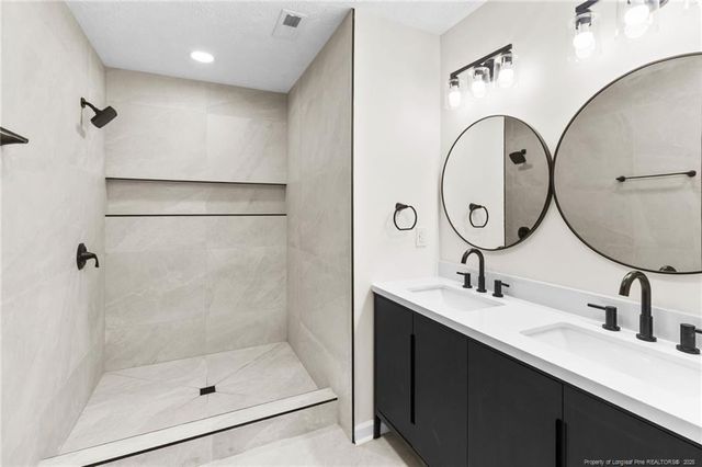 5520 Rising Ridge Drive, Hope Mills, NC 28348