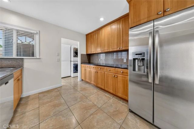 11407 Delano, North Hollywood, CA 91606