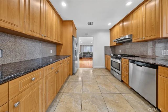 11407 Delano, North Hollywood, CA 91606