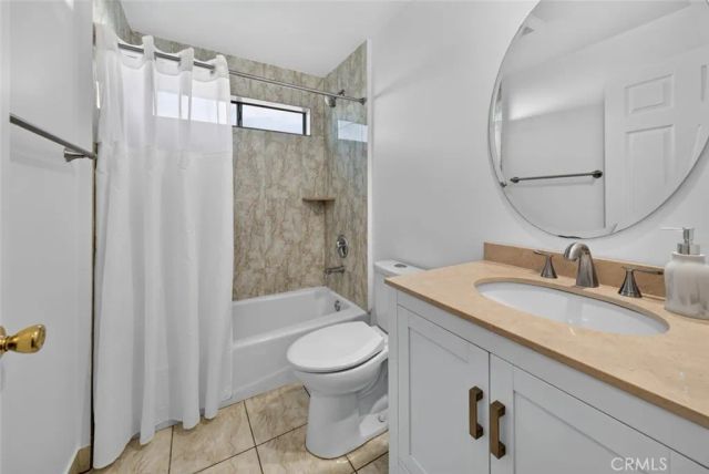 11407 Delano, North Hollywood, CA 91606