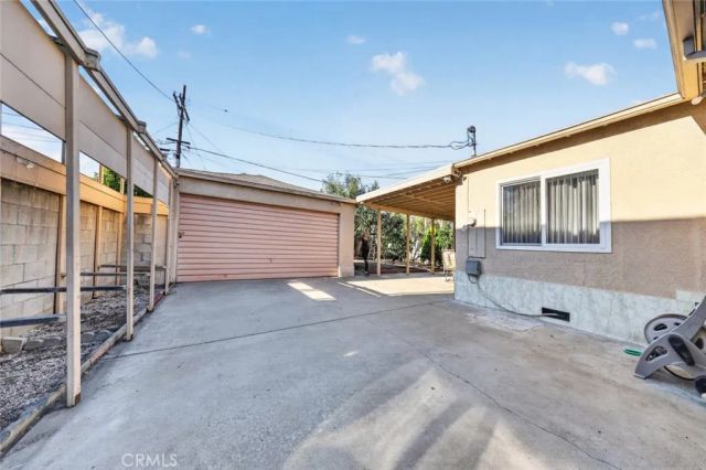 11407 Delano, North Hollywood, CA 91606