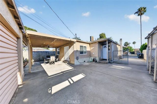 11407 Delano, North Hollywood, CA 91606