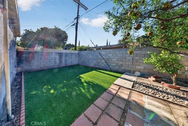 11407 Delano, North Hollywood, CA 91606