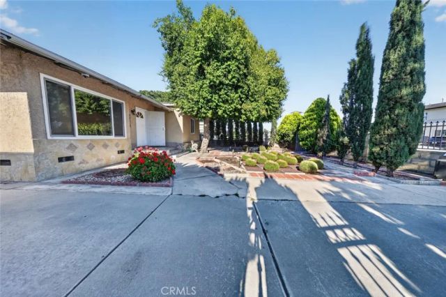 11407 Delano, North Hollywood, CA 91606