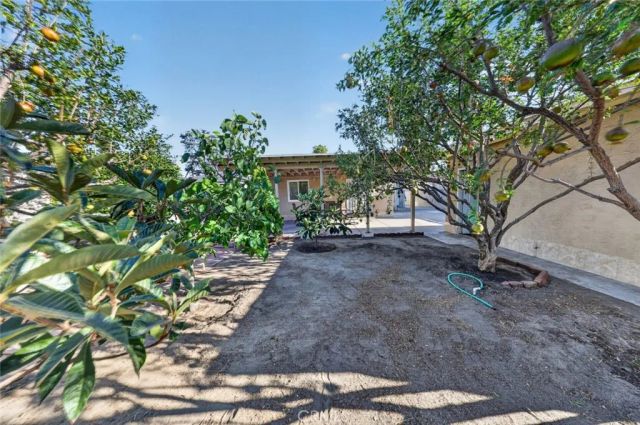11407 Delano, North Hollywood, CA 91606