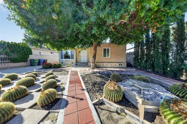 11407 Delano, North Hollywood, CA 91606