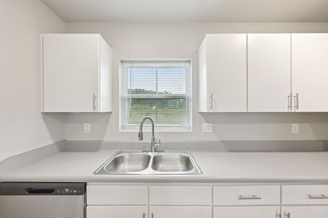 282 Plez Morgan Drive A, Montgomery, TX 77356