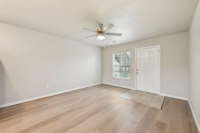 282 Plez Morgan Drive A, Montgomery, TX 77356